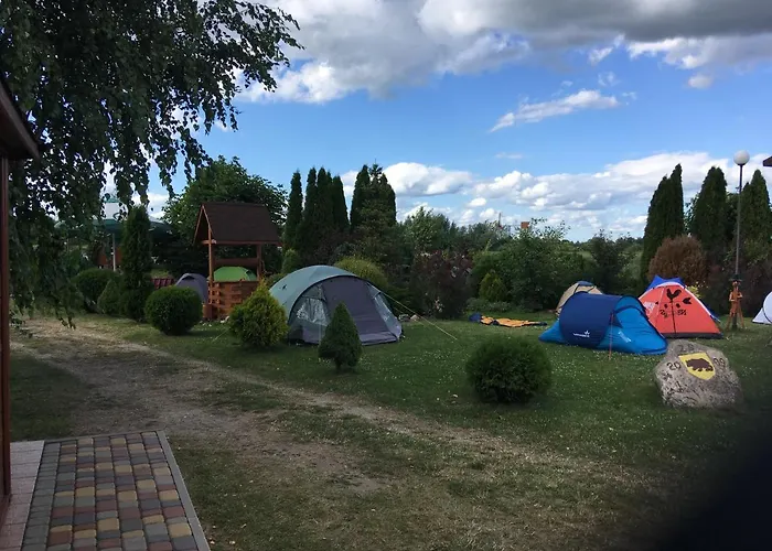 Pole Namiotowe Nad Rzeka Biebrza W Goniadzu