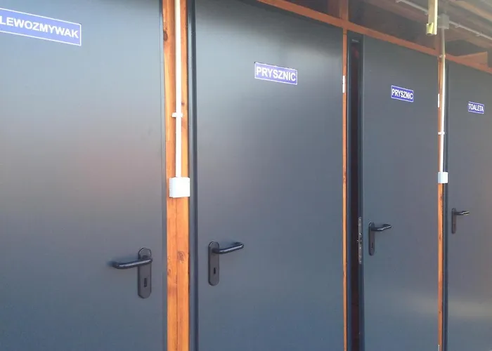 Pole Namiotowe Nad Rzeka Biebrza W Goniadzu