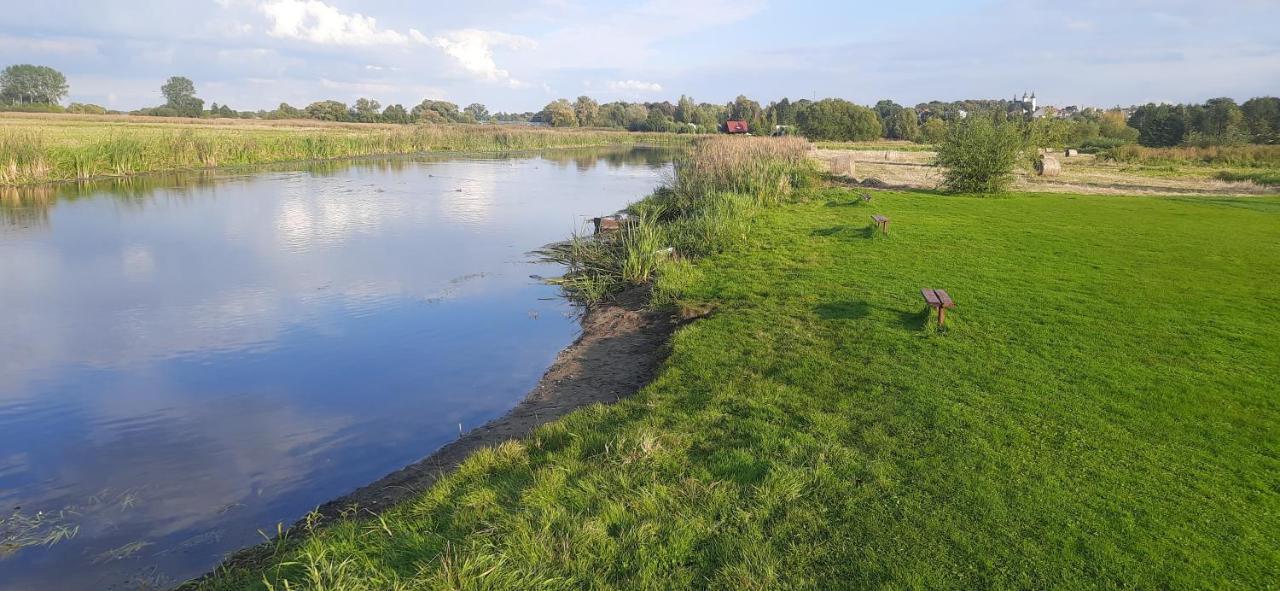 Luxuszelt Pole Namiotowe Nad Rzeka Biebrza W Goniadzu