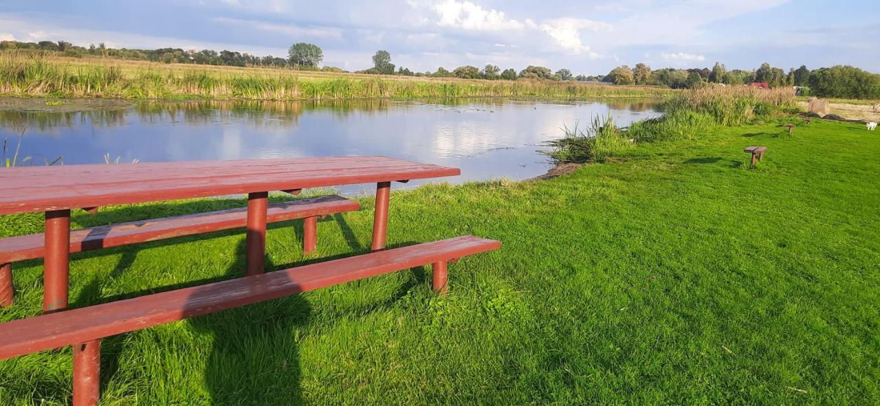 Pole Namiotowe Nad Rzeka Biebrza W Goniadzu Luxuszelt Goniądz