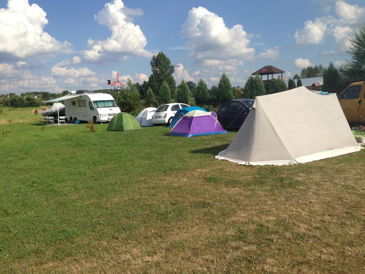 Pole Namiotowe Nad Rzeka Biebrza W Goniadzu * Goniądz